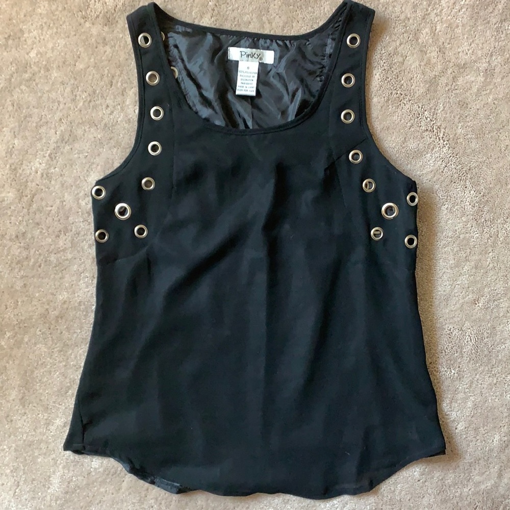 Pinky black chiffon tank top.